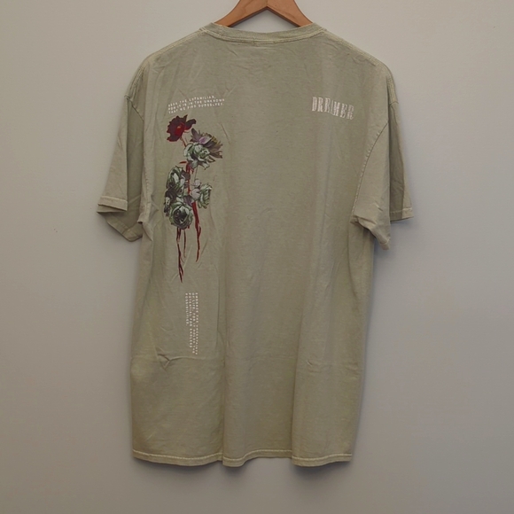 T-Shirt - Picture 2 of 3